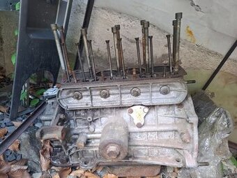 Holomotor škoda favorit Cena 60eur