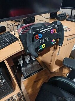 Volant na PC, PS4, Xbox Thrustmaster