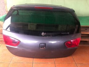 Seat Leon ll kufrové dvere