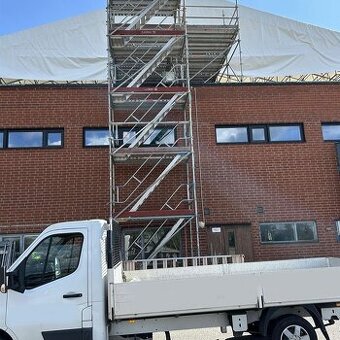 pomocný lešenár Nemecko s vodičským sk C/ LKW