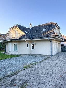 Priestranný dom s možnosťou dvojgeneračného bývania, Budimír