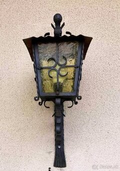 Kované železné nástenné svetlo do exteriéru