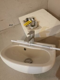 Umyvadlo s batériou