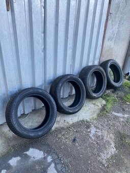 Predám zimnú sadu pneumatík r17