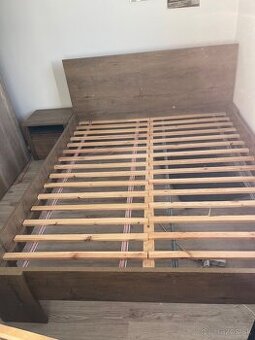 Predám postel a nocny stolik