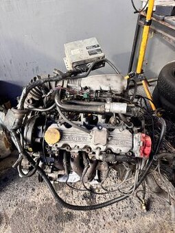 C20NE Motor a prevodovka F16 Opel