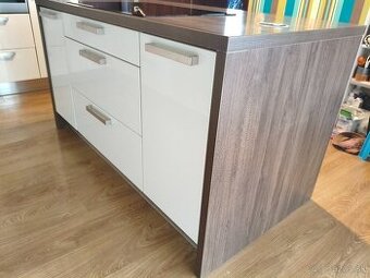 Ostrov kvalitný +indukčná varná doska Whirlpool