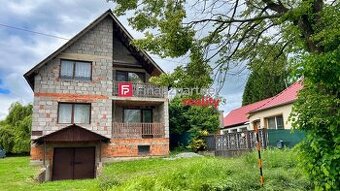 Dva domy s pozemkom 2547m2, Kozárovce, Levice