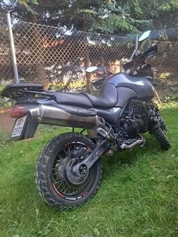 Triumph Tiger 885i
