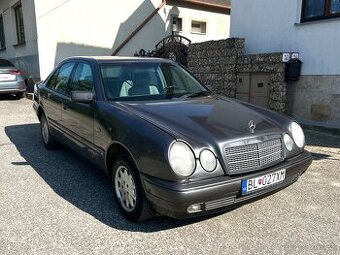 Mercedes-Benz E-Class W210 E200 CDI (1998) – Automat