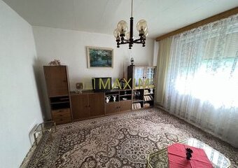 Ponúkame na predaj 3 izbový byt na Iljušinovej ulici v Petrž