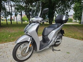 Honda SH125i ABS, 3300km, keyless, LED svetlá, plexi, kufor