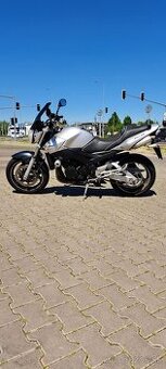 Suzuki GSR 600