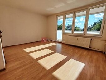 IBA U NÁS Garsónka, 28m2, veľká lodžia 6m2, čiast. rekonšt