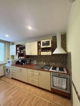 NOVINKA - ZREKONŠTRUOVANÝ 2 - IZBOVÝ BYT, 62M2, HUMENNÉ