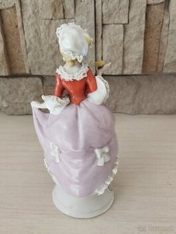 Porcelánová soška