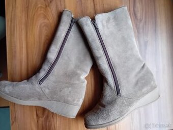 čižmy z beúsenej kože - 36