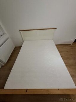 Hemnes Ikea 160x200 s matracom a roštom