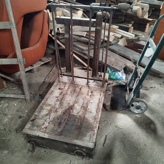 Starožitná váha na predaj