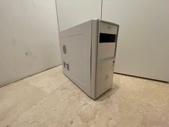 Počítačova skriňa