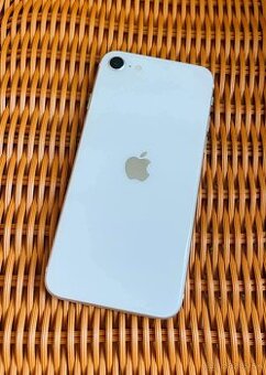 iPhone SE 2020 batérie 82% 64 GB.