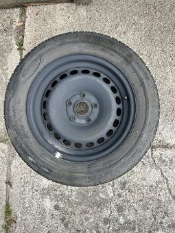 Plechovy disk s pneumatikou