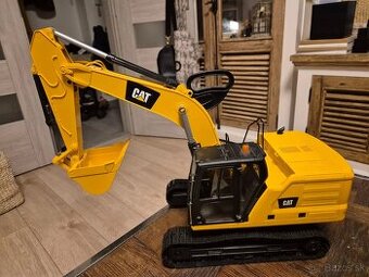 Pásové rýpadlo CAT - Bruder 02483