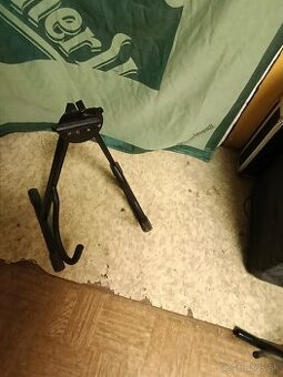 Predám stojan na gitaru