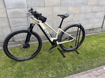 Cube Reaction Hybrid Race veľkosť "M"