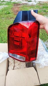 Predám pravé zadné svetlo VW Transporter T6