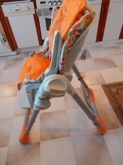 Detský stôl na krmenia