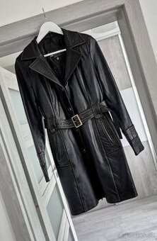 Dámsky kabát z jahňacej kože