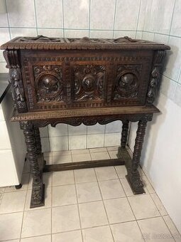 Komoda s uloznym priestorom