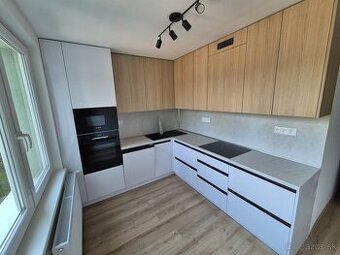 Zrekonštruovaný 3-izbový byt / 83 m2 / - Žilina ( Vlčince )