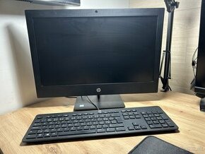 HP ProOne 400 G5 20” All-in-One Monitor + Počítač - 1