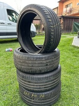 Letné pneumatiky DUNLOP 224/40 R18