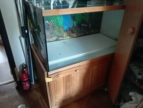 Predam 265 l akvarium so stojanom