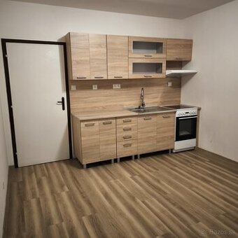 Prenájom zrekonštruovaný byt 2+kk s balkóny v Nitre