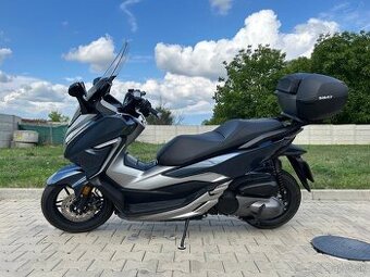 Honda Forza 300