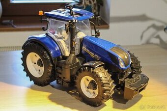 Bruder New Holland T7