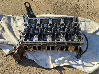 ford transit 2.4 tdci MK7,hlava valcov s vačkami