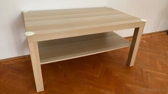 Stolik so srinkou pod TV