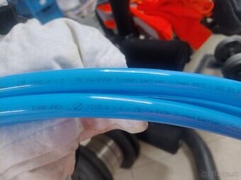 Trúbka na podlahovou.