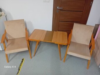 Retro kresla a stolik