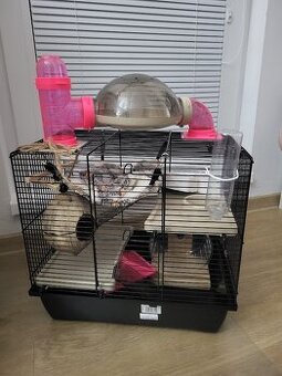 Klietka s vybavenim pre škrečka