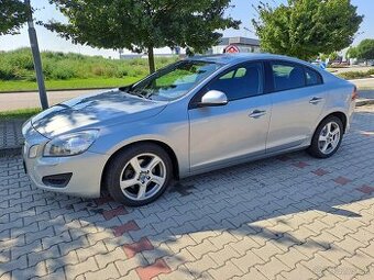 Predám Volvo s60 309000km nova sada zimnych  pneu