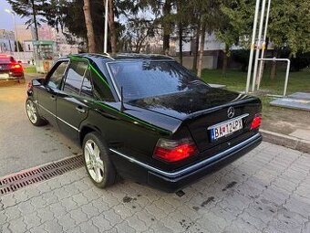 Mercedes 124 E200