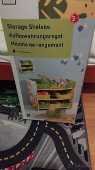 regál na hračky s boxami zvieratká