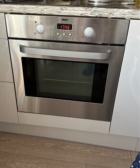 Predám vstavanú rúru Zanussi ZOB482X