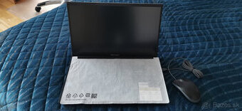 ASUS Vivobook X1504ZA – takmer nový notebook